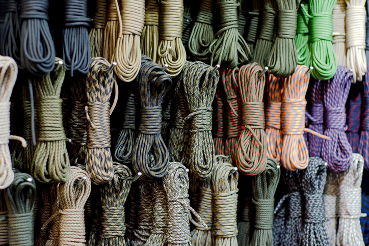 Originally paracord only came in Army olive drab color; but today, manufacturers produce a wide variety of colors to meet the growing consumer market.
