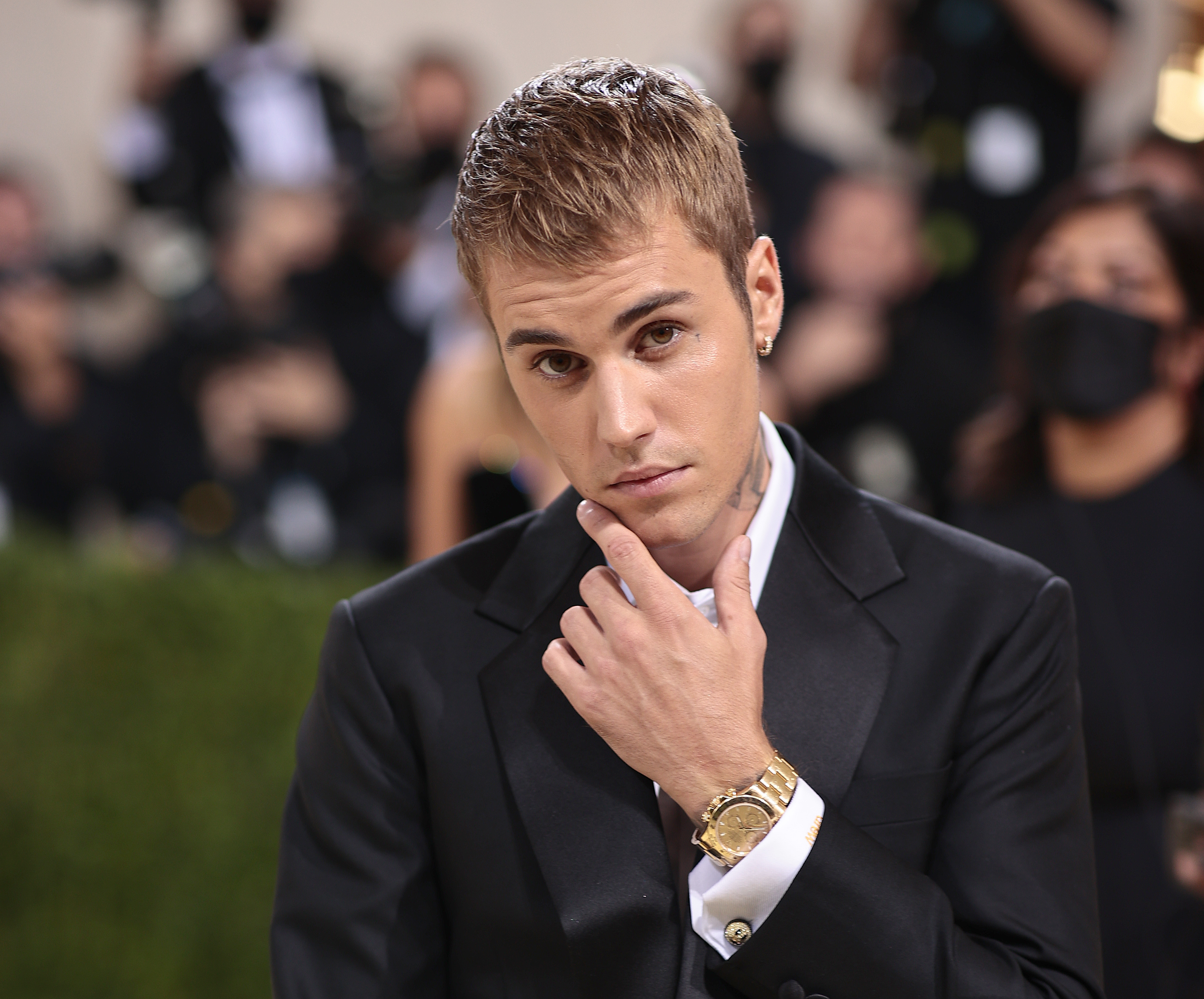 NEW YORK, NEW YORK - SEPTEMBER 13:  Justin Bieber attends The 2021 Met Gala Celebrating In America: A Lexicon Of Fashion at Metropolitan Museum of Art on September 13, 2021 in New York City. (Photo by Dimitrios Kambouris/Getty Images for The Met Museum/Vogue )