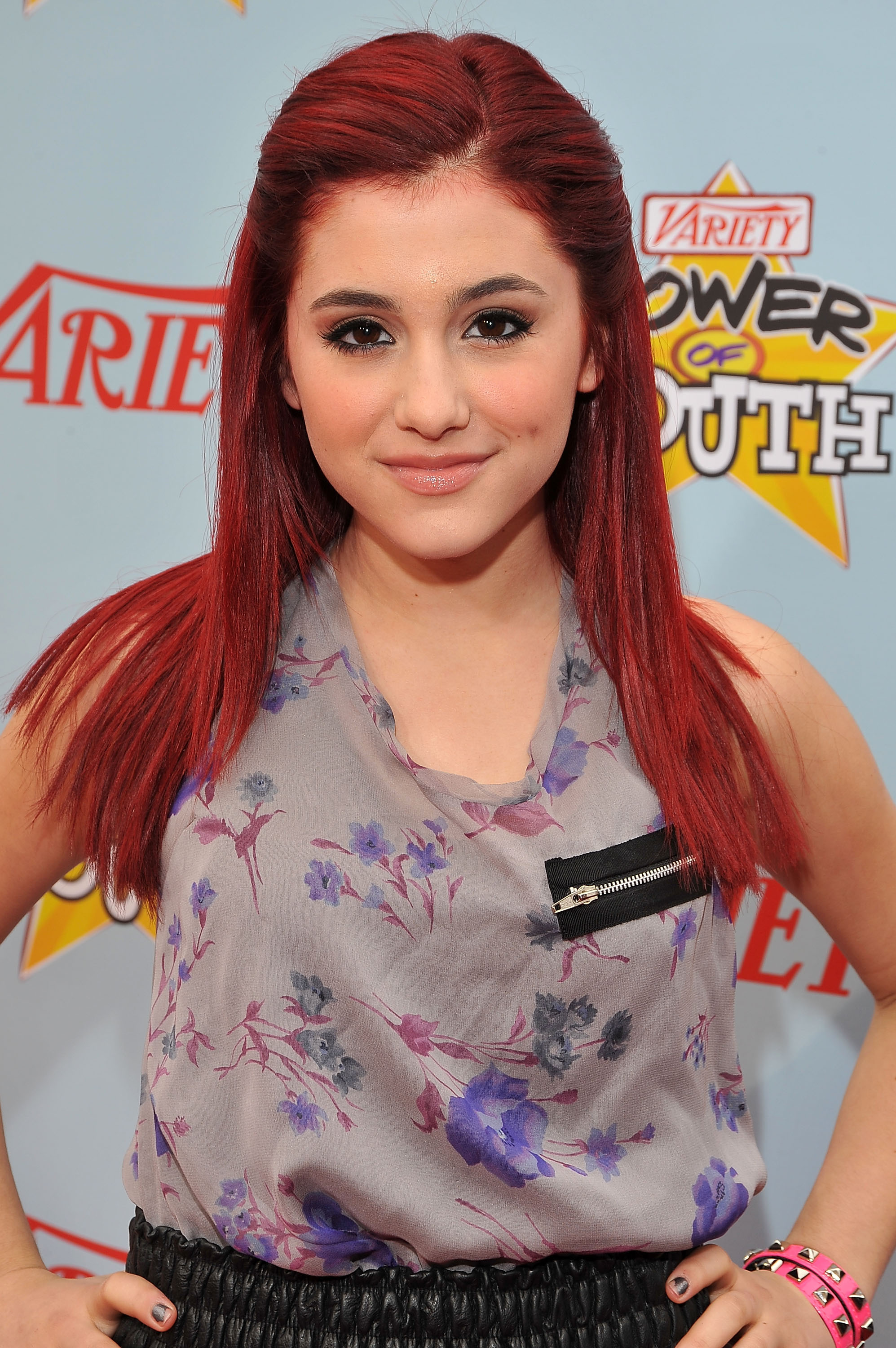 LOS ANGELES, CA - DECEMBER 05:  Actress Ariana Grande arrives at Variety