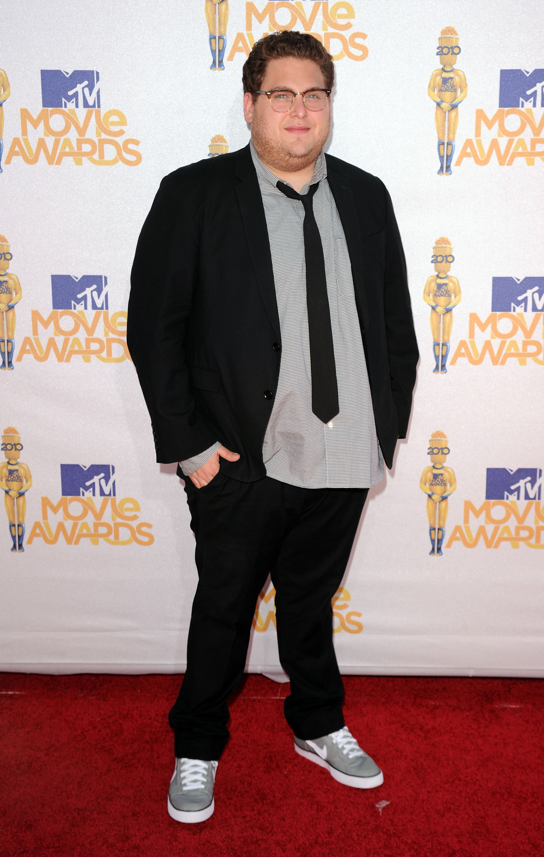 UNIVERSAL CITY, CA - JUNE 06:  Jonah Hill arrives at the 2010 MTV Movie Awards held at the Gibson Amphitheatre at Universal Studios  on June 6, 2010 in Universal City, California.  (Photo by Jason Merritt/Getty Images)