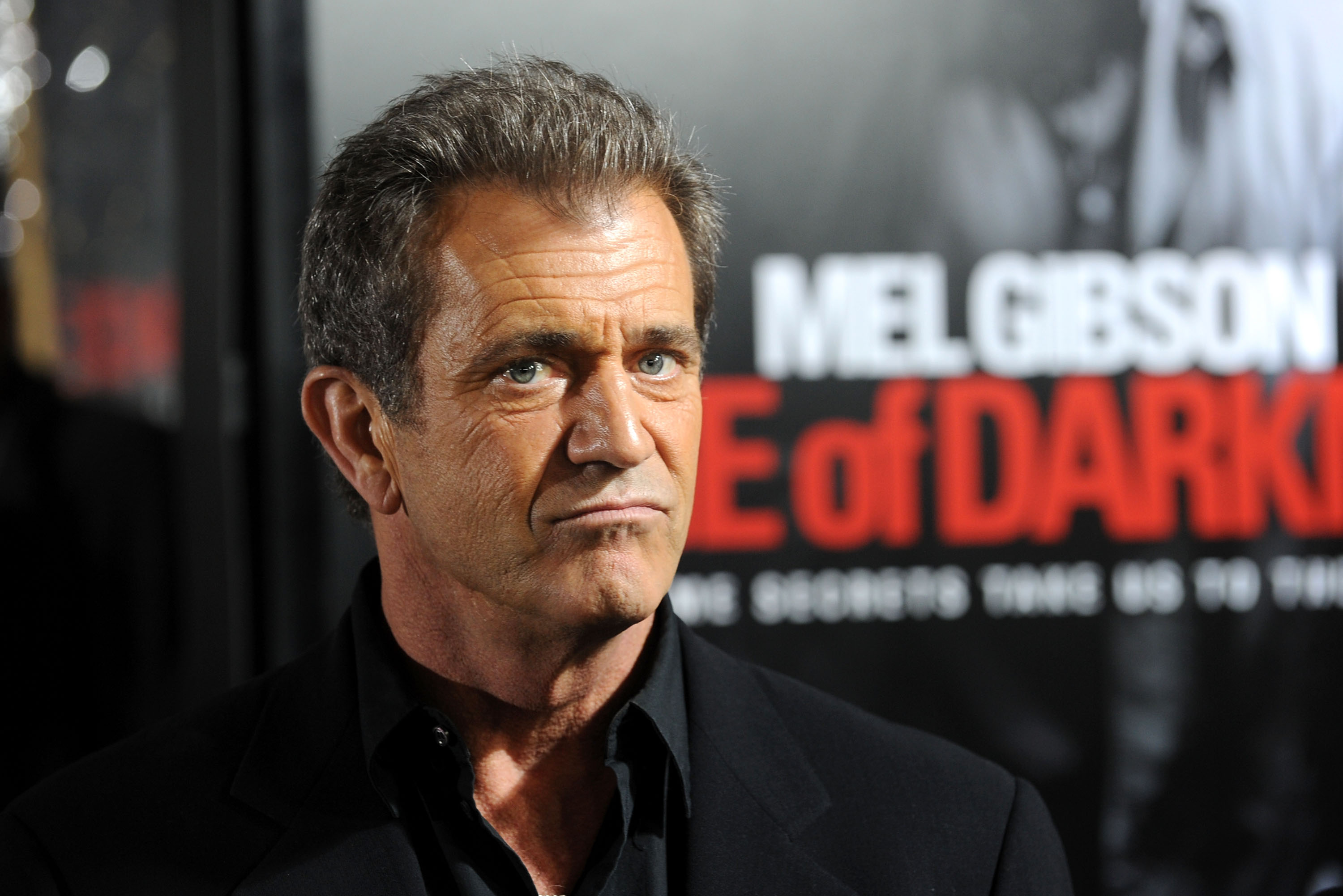 LOS ANGELES, CA - JANUARY 26:  Actor Mel Gibson arrives at the premiere Of Warner Bros. 