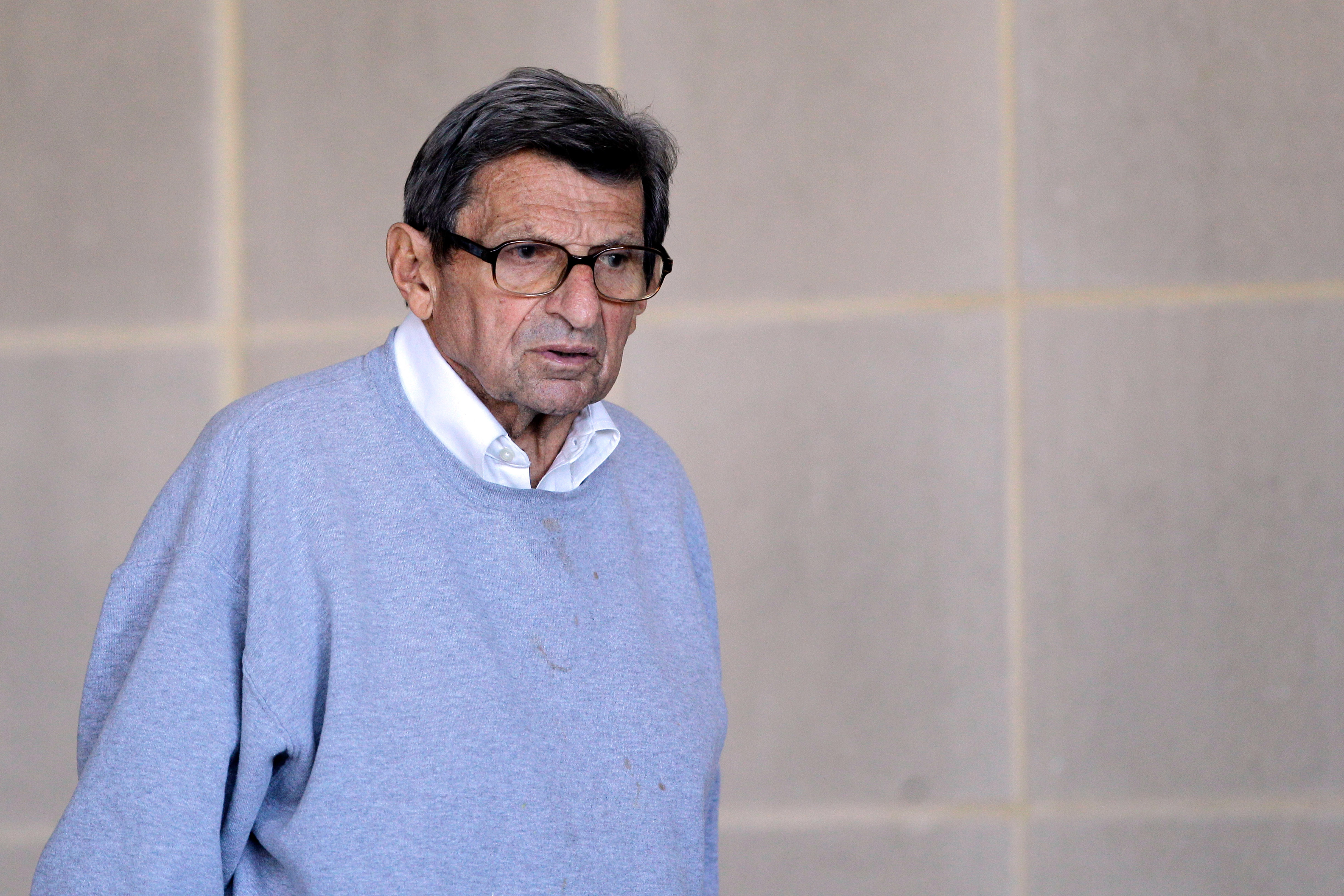 UNIVERSITY PARK, PA - NOVEMBER 08: Penn State University head football coach Joe Paterno leaves the team