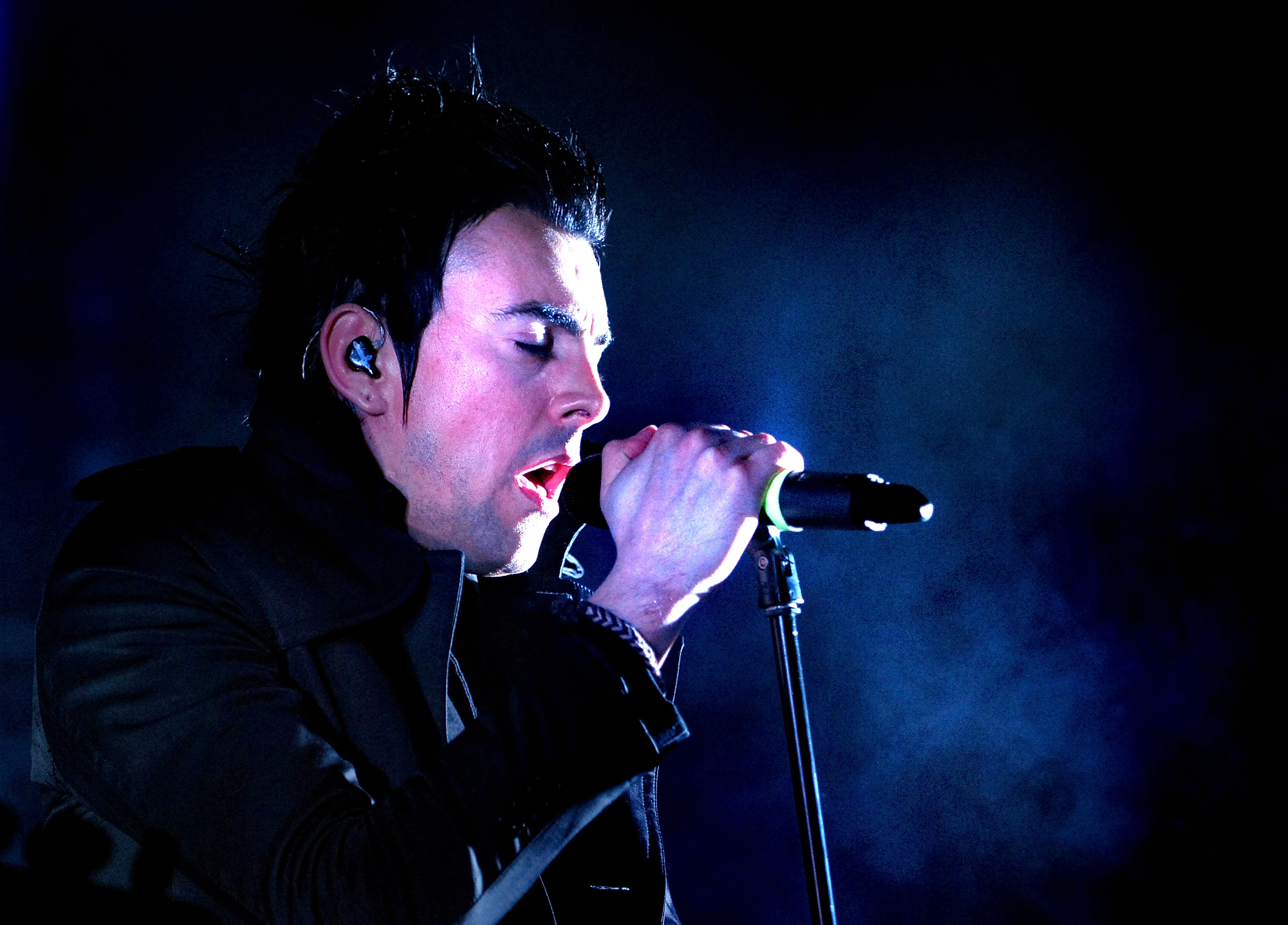 MANCHESTER, ENGLAND - FEBRUARY 25:  Ian Watkins of Lostprophets performs at Manchester Apollo on February 25, 2010 in Manchester, England.  (Photo by Shirlaine Forrest/WireImage)
