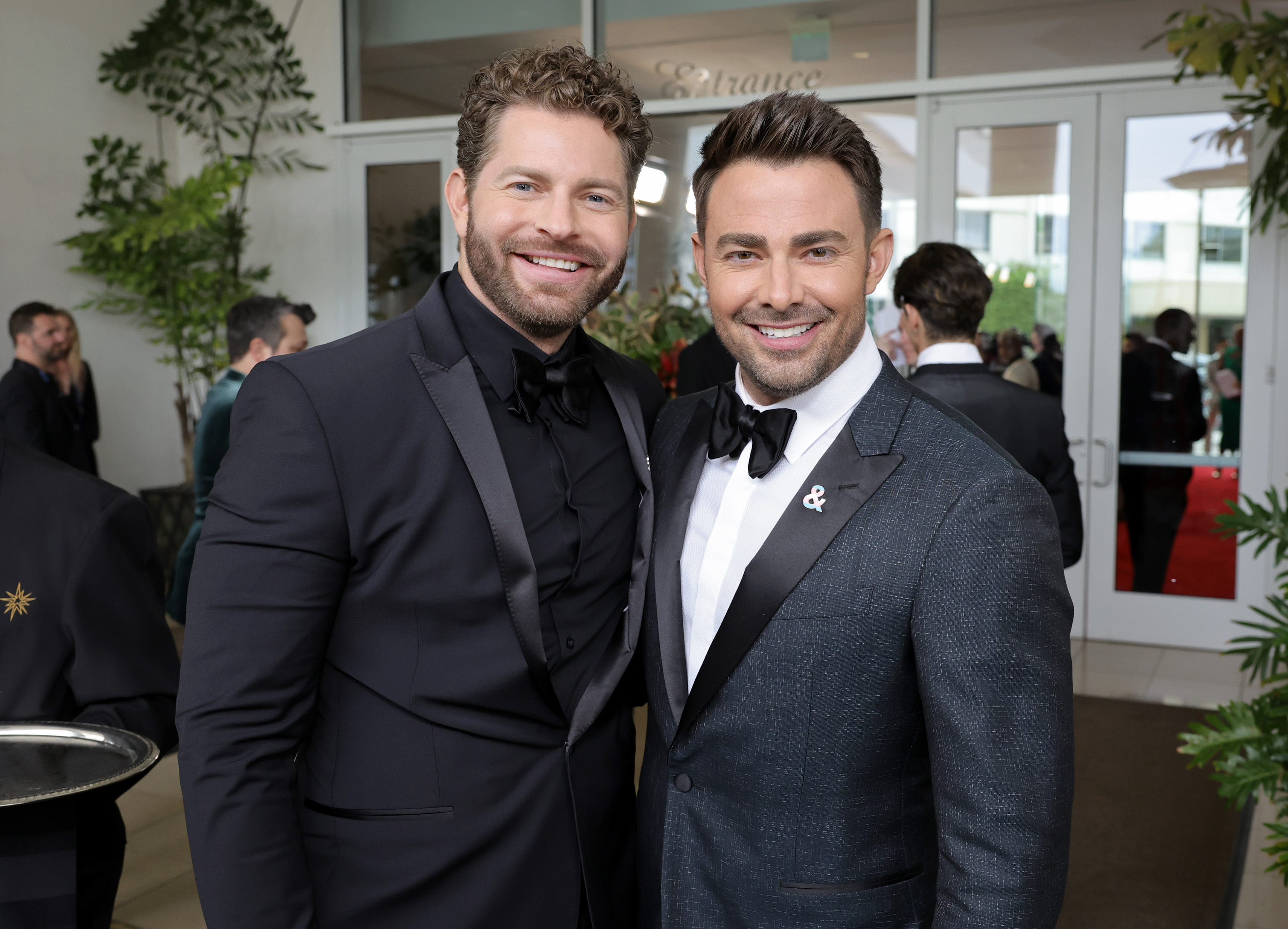 BEVERLY HILLS, CALIFORNIA - APRIL 02: (L-R) Jaymes Vaughan and Jonathan Bennett attend The 33rd Annual GLAAD Media Awards at The Beverly Hilton on April 02, 2022 in Beverly Hills, California. (Photo by Randy Shropshire/Getty Images for GLAAD)