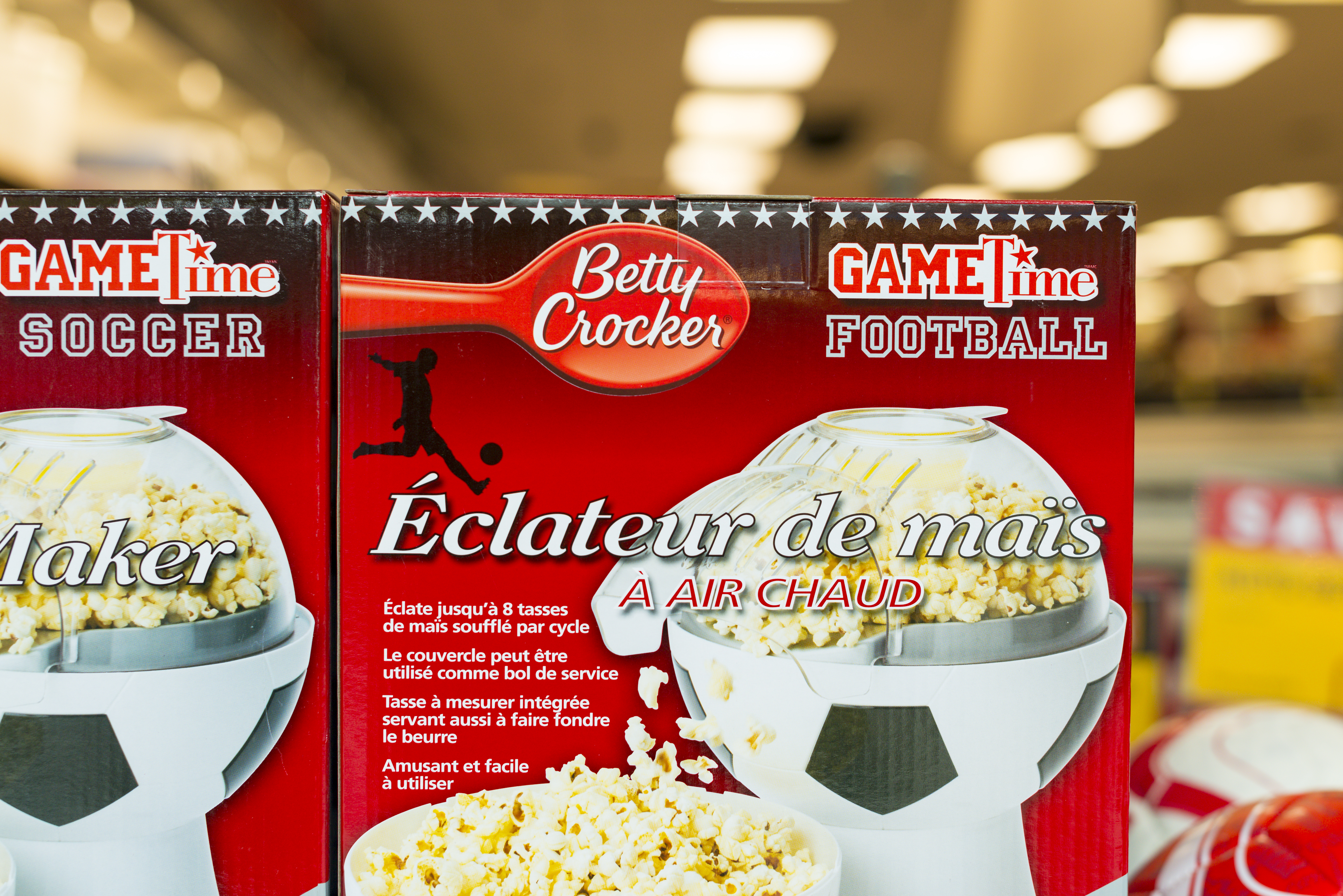 TORONTO, ONTARIO, CANADA - 2016/04/25: Betty Crocker popcorn popper is store shelf. Betty Crocker is a brand name and trademark of General Mills, an American Fortune 500 corporation. (Photo by Roberto Machado Noa/LightRocket via Getty Images)