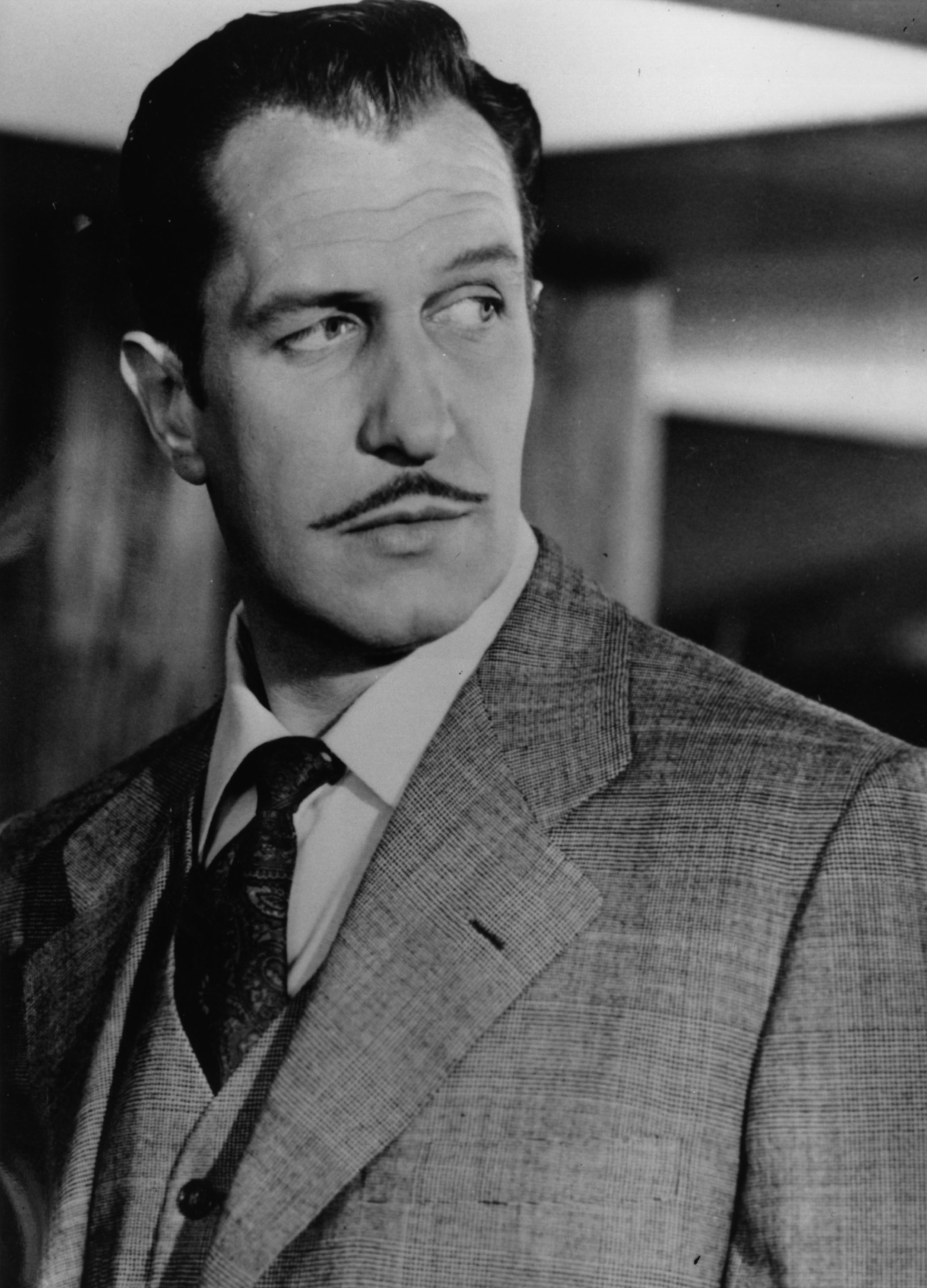 circa 1961:  Vincent Price (1911 - 1993), star of numerous horror films and cult classics.  (Photo by Evening Standard/Getty Images)