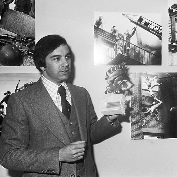 File:Stanley Forman (1976).jpg
