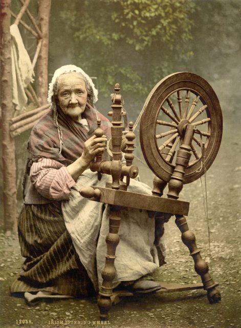 Irish spinning wheel – around 1900 Library of Congress collection