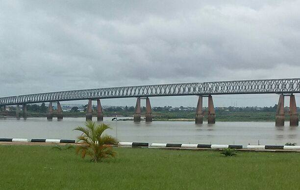 The famous Niger River and Niger Bridge defines Onitsha as the gateway to the Igbo heartland. Photo credit