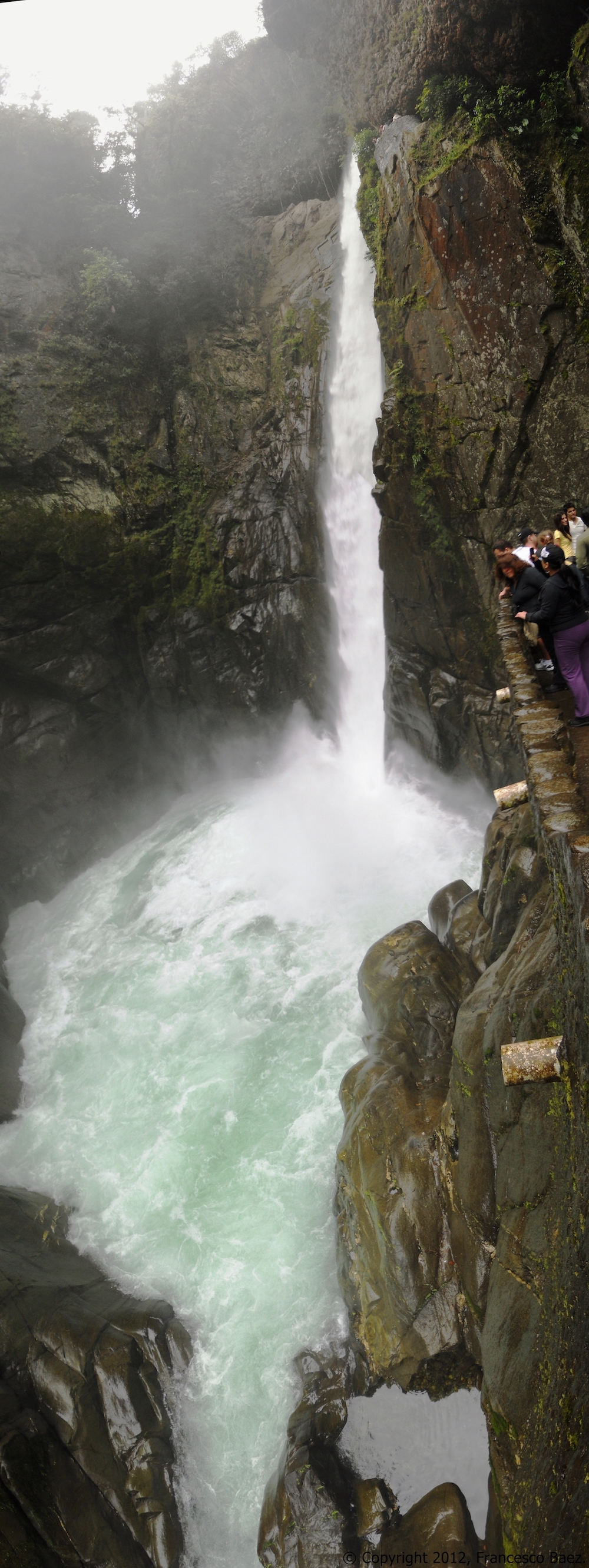 The waterfall of Rio Verde “Pailón del Diablo”. Photo credit