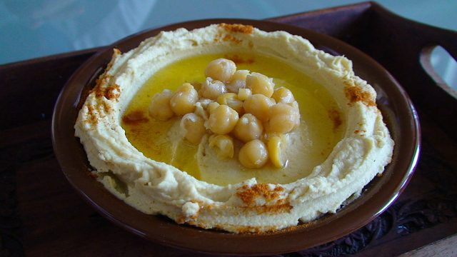 Lebanese Style Hummus, Photo by Mr Hassan – Author: Beyrouthhh – CC BY 3.0