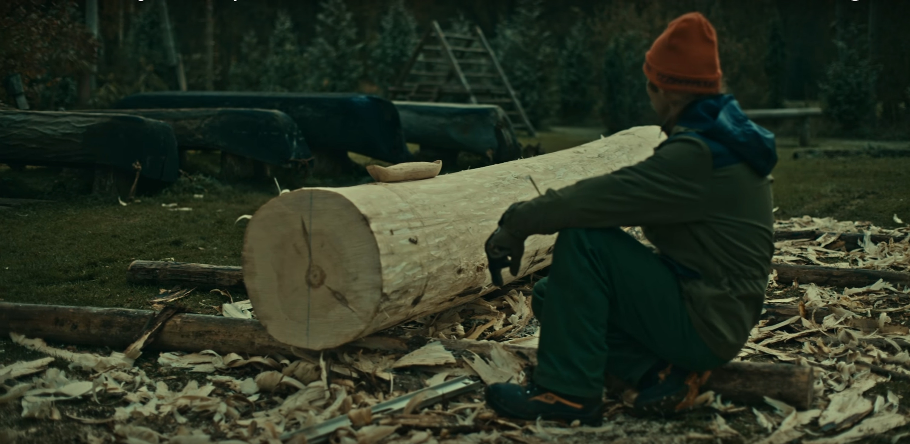 See how a dugout canoe is made by a master craftsman 