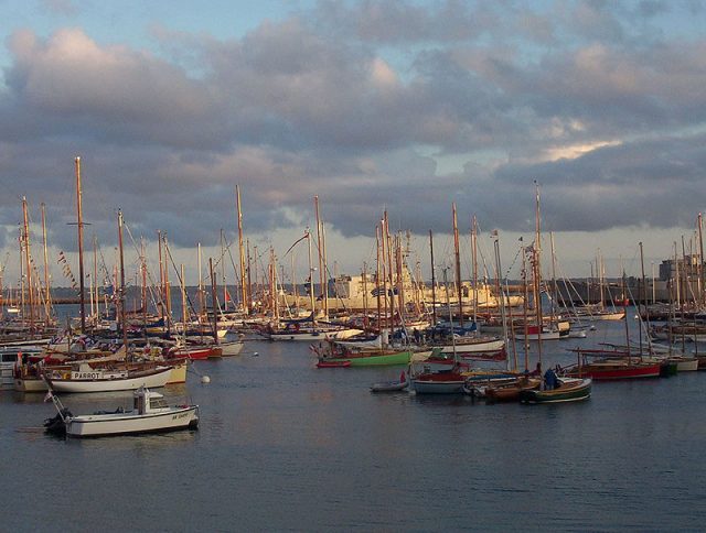 Sailing boats during “Brest 2004”. Photo credit