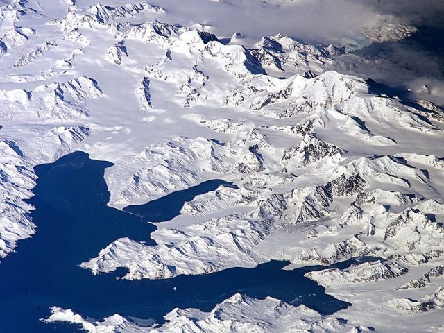 Cumberland Bay – Thatcher Peninsula with King Edward Cove (Grytviken) – the Allardyce Range at Central South Georgia, featuring the summit of Mount Paget