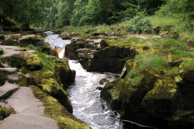 Part of the Strid, just upstream from Bolton Abbey – Image source