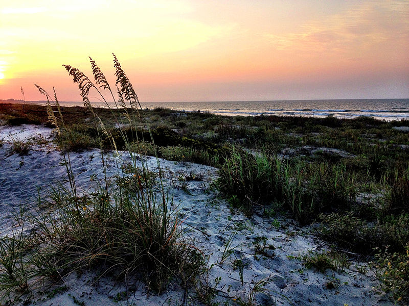 Sunrise at Kiawah Island “Kiawah Sunrise” – Author: OzarksRazorback – CC BY-SA 4.0