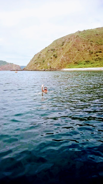 Snorkel around Salango