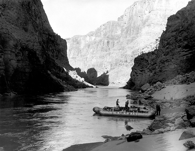 04810B Grand Canyon Nat Park: Historic River Photo - Author:  Grand Canyon National Park - CC BY 2.0