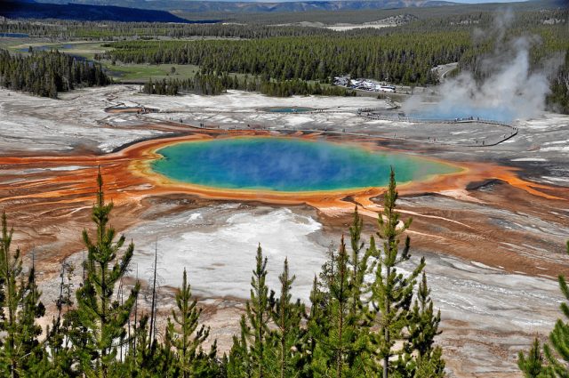 Grand Prismatic Spring – Author: James St. John – CC-BY 2.0