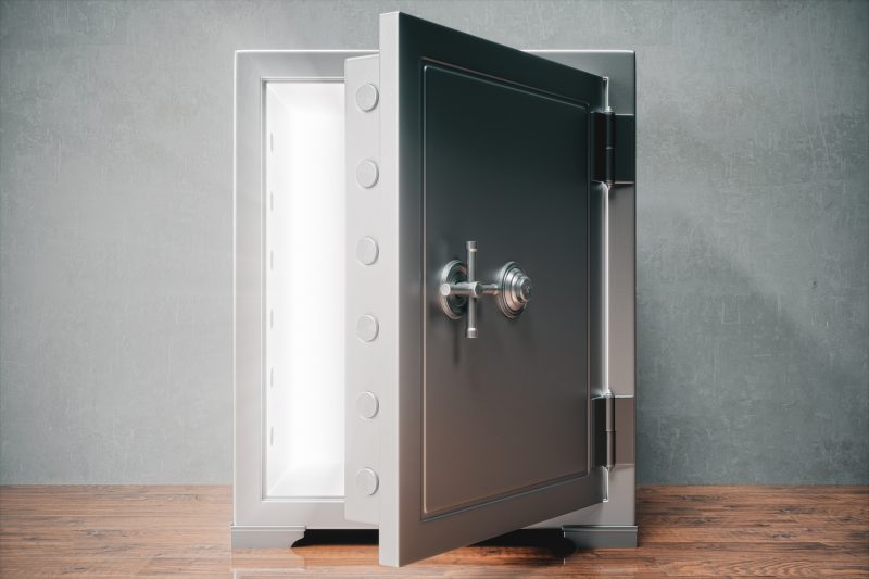Il primo modo è sostituire tutte le porte esterne in legno con porte in acciaio o metallo.