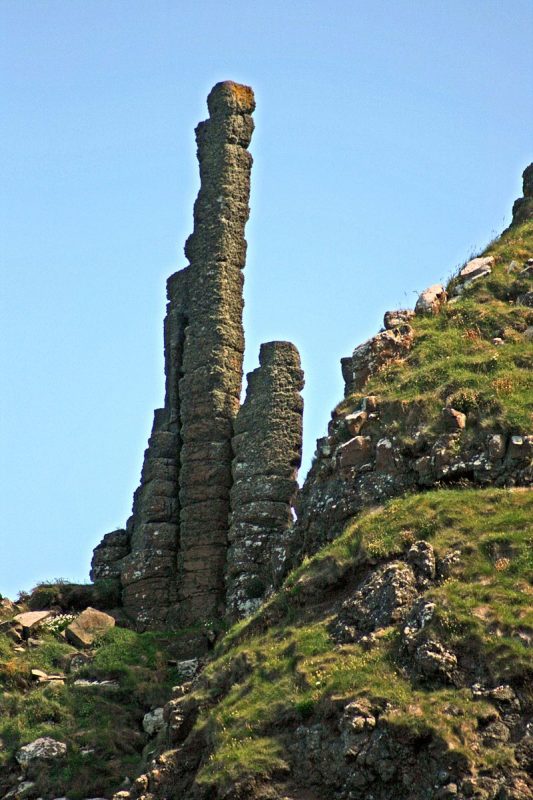 The Chimney Stacks. Author: David A. Victor – CC BY-SA 3.0