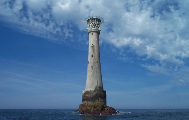 Bishop Rock Lighthouse – Isles of Scilly – Author: Richard Knights – CC BY-SA 2.0