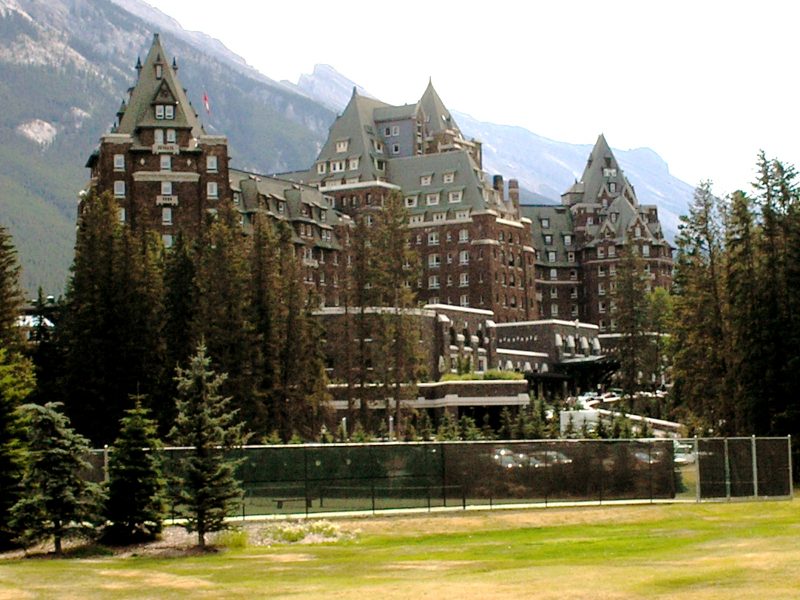 Fairmont Banff Springs Hotel, Banff, Alberta, Canada – Author: Diderot~commonswiki – CC BY-SA 3.0