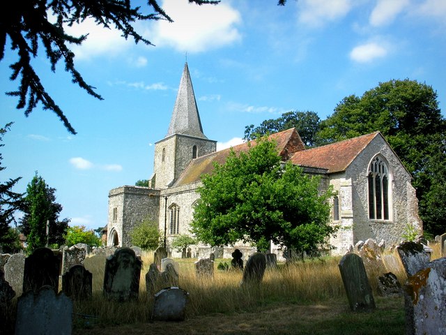 St Nicholas Church and churchyard, Pluckley, viewed from the South East – Author: Stephen Nunney – CC BY-SA 2.0