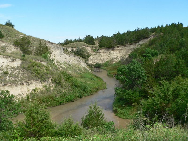 Dismal River, looking downstream (east) from Nebraska Highway 97 crossing in Hooker County – Author: Ammodramus