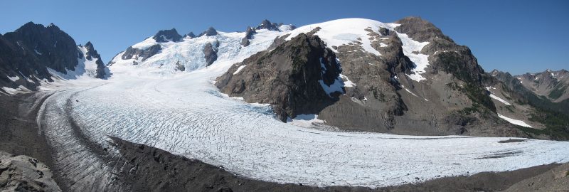 Mount Olympus Blue Glacier from Lateral Moraine Panorama – Author: Aaron Linville – CC BY-SA 4.0
