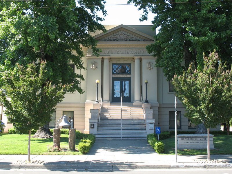 The Healdsburg Carnegie library, which now houses the Healdsburg Museum – Author: Sanfranman59 -CC BY-SA 3.0