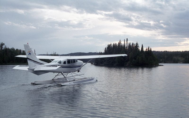 Seaplane taking off from Windigo, Isle Royale National Park, MI – Author: Bob Walker – CC-BY 2.5