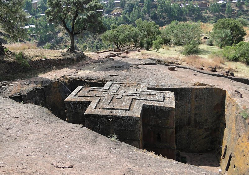 The Church of Saint George, one of many churches hewn into the rocky hills of Lalibela – Author: Bernard Gagnon – CC BY-SA 3.0