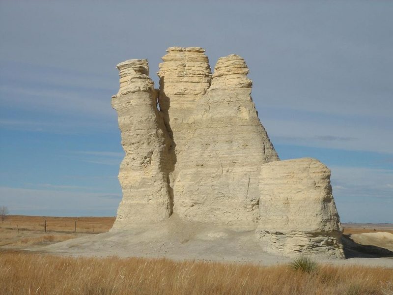 The limestone formation Castle Rock near Quinter, Kansas. Author: Ngresonance