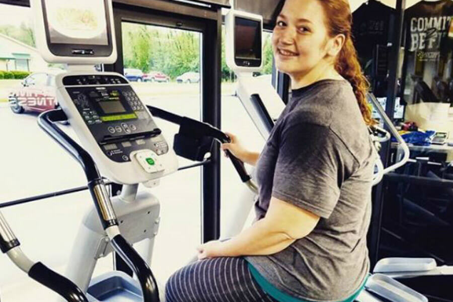 lexi-hitting-the-elliptical-16217-11537