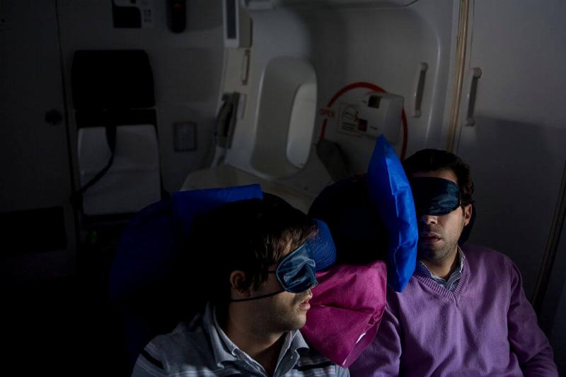 passengers-sleeping-45298-72559.jpg