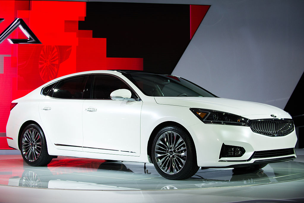 kia cadenza loses value quickly