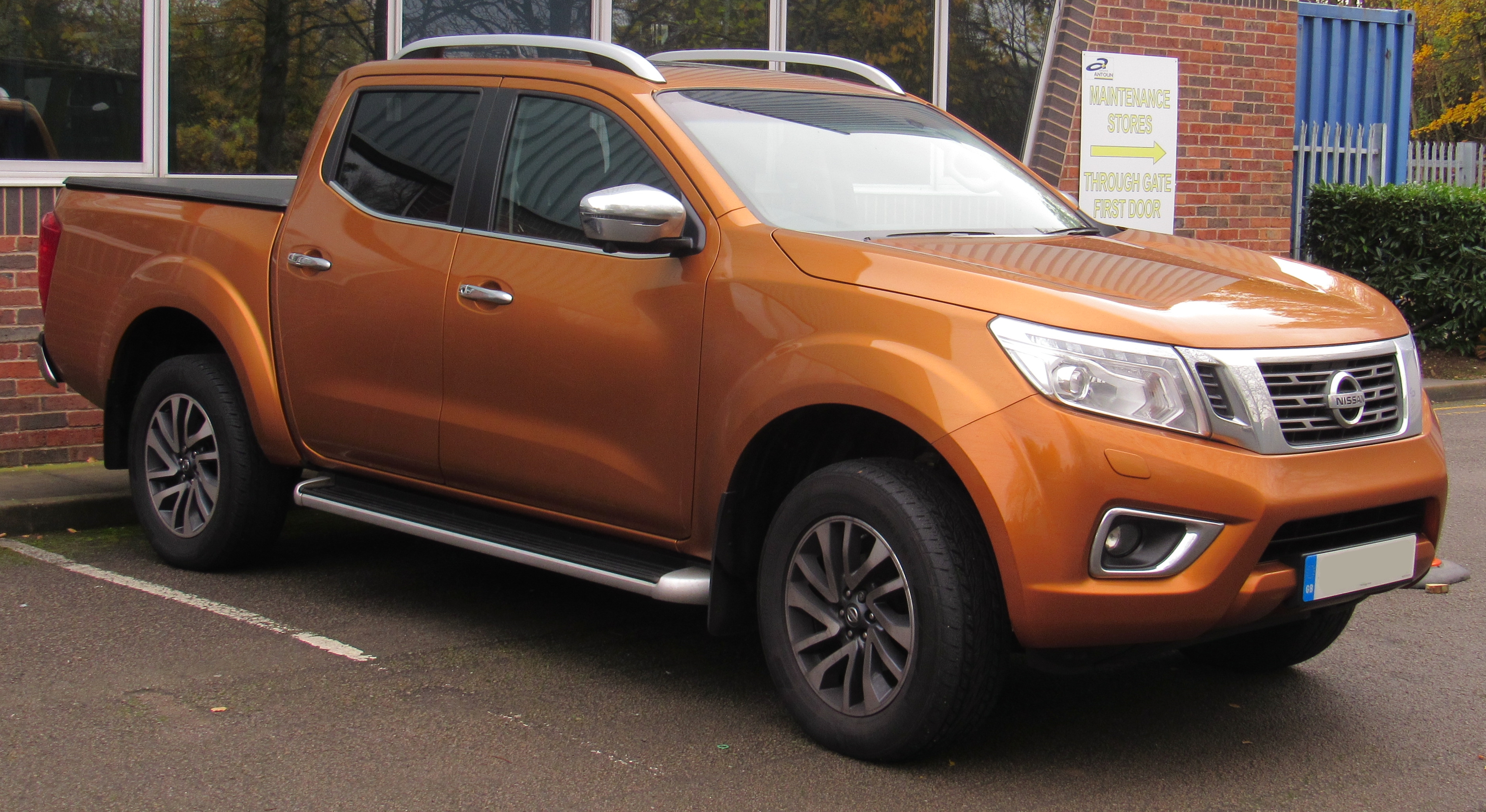 2016_Nissan_NP300_Navara_Tekna_DCi_3.0