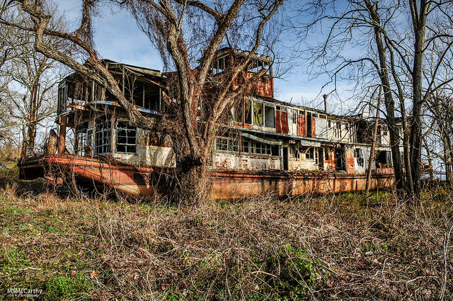 Decaying and abandoned. Author: Michael McCarthy CC BY-ND 2.0