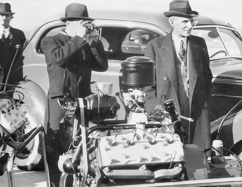 henry ford v8 engine in 1937