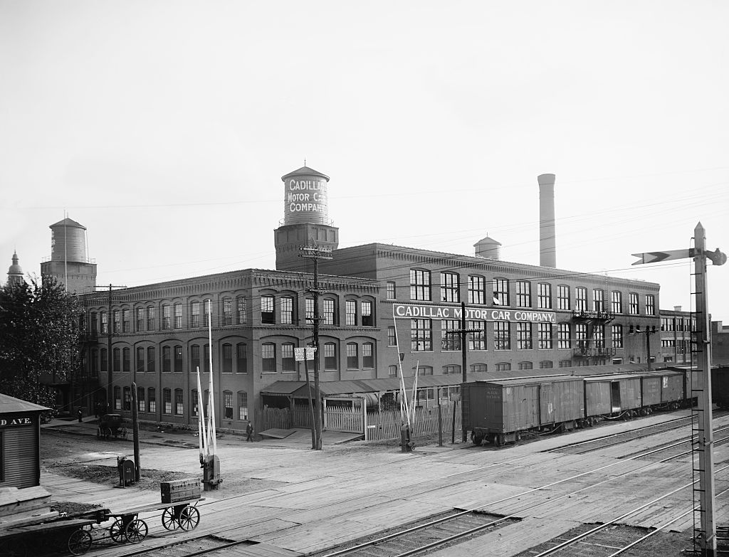 detroit automobile company became cadillac