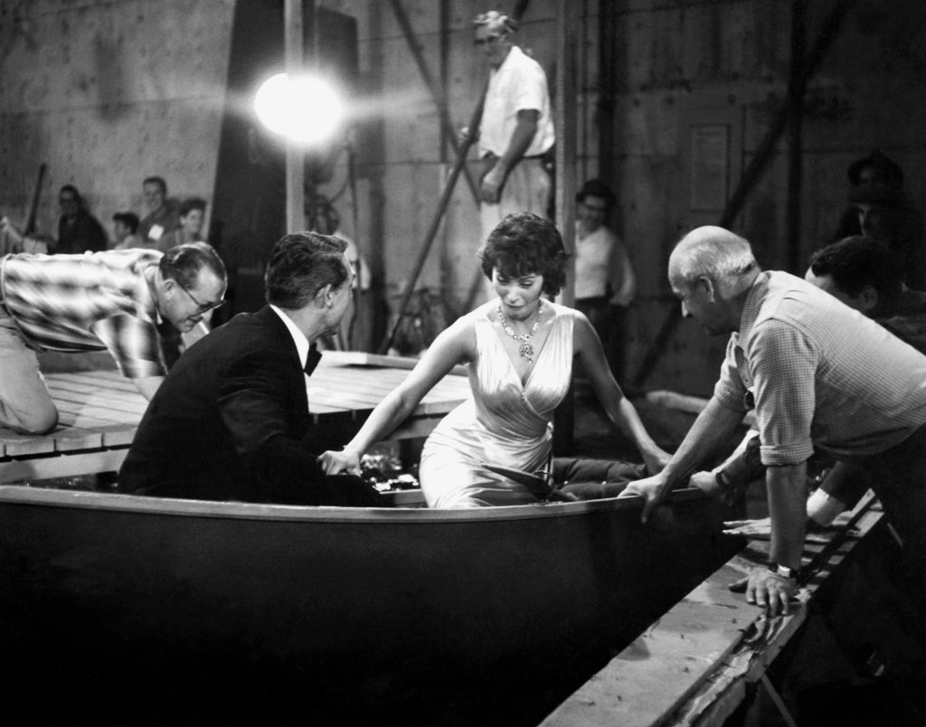 houseboat-1138942013