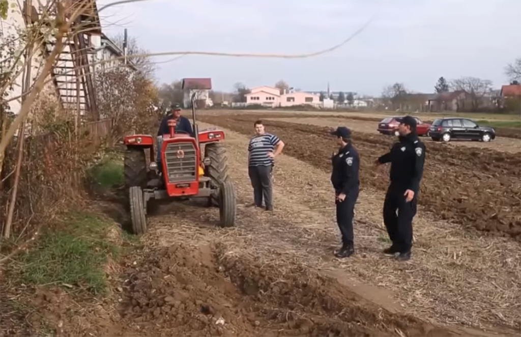 Police leaving the scene 