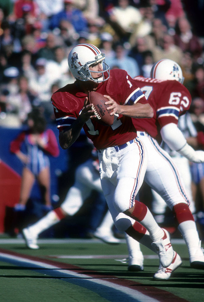 Who was the coach that led the New England Patriots to a 1-15 season in 1990?