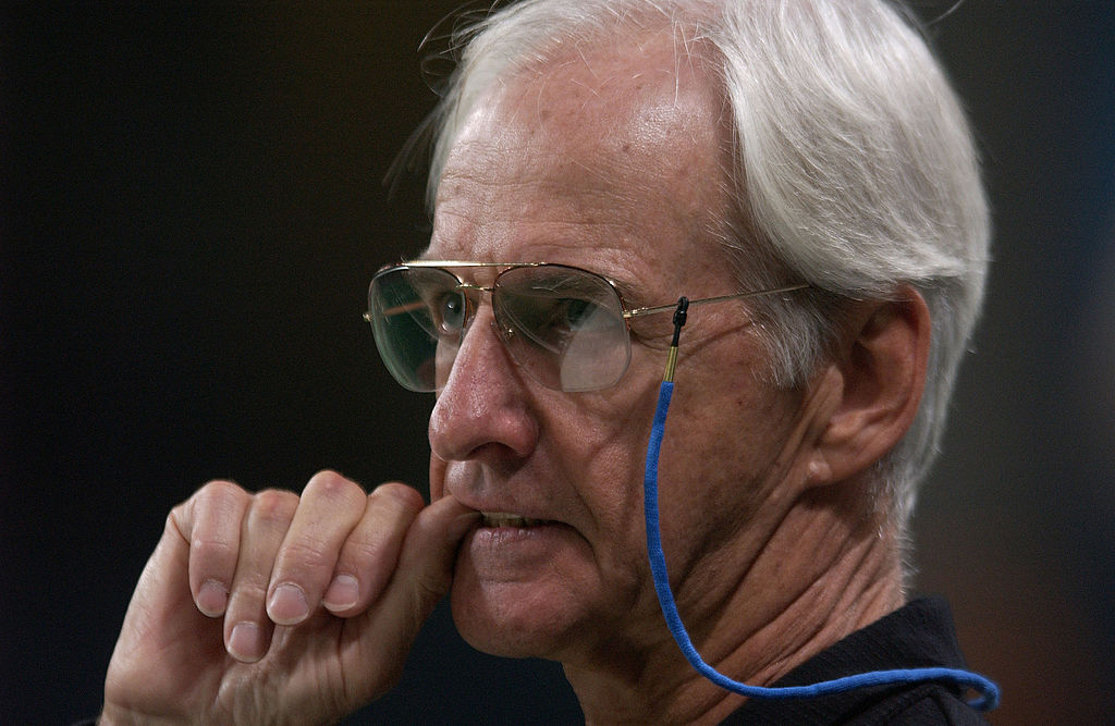 In 1990, which team did George Seifert coach?