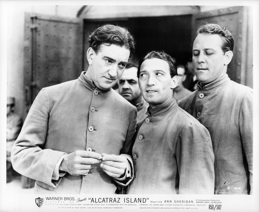 prisoners plotting at alcatraz island