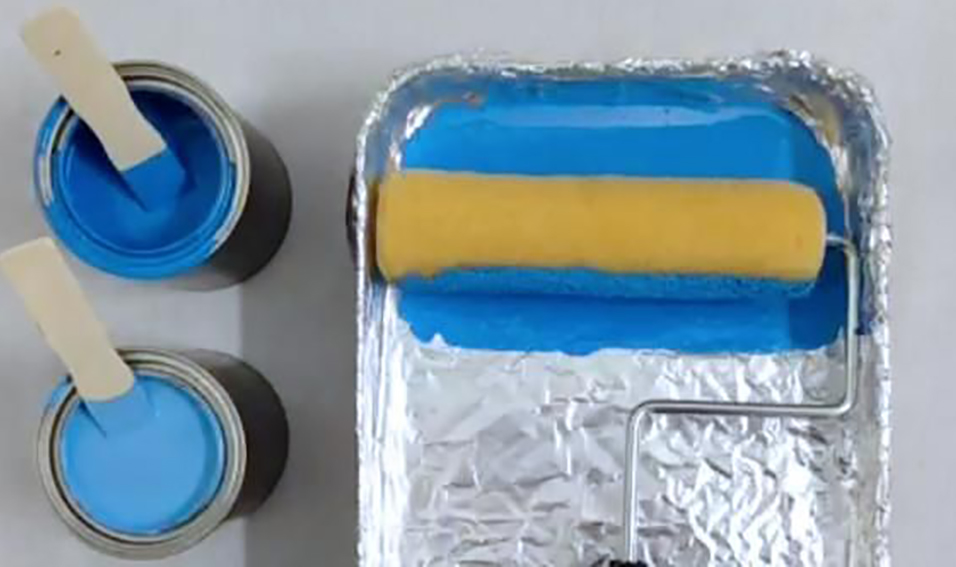 Aluminum foil used as a tray liner 
