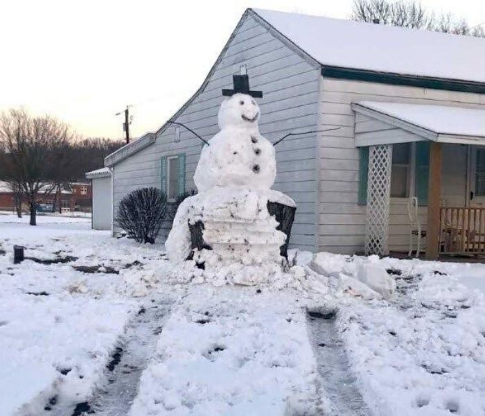 frosty the snowman the front yard