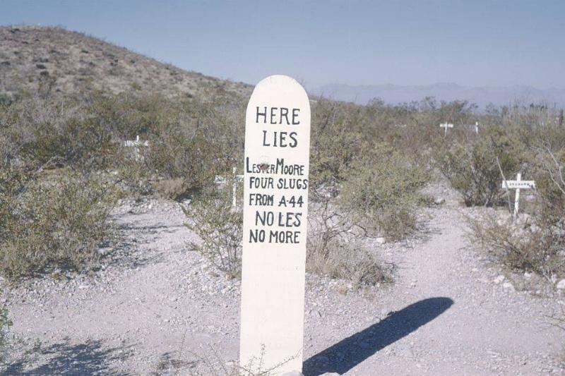 Picture of a gravestone 