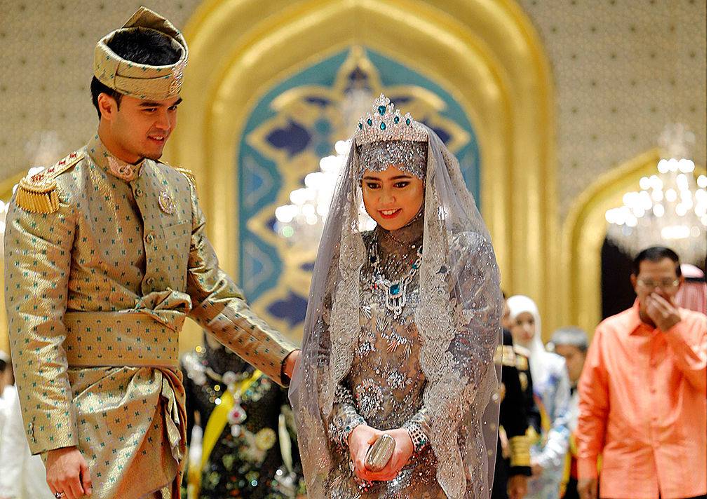 Brunei's newly wed royal couple Princess Hajah Hafizah Sururul Bolkiah and her groom Pengiran Haji Muhammad Ruzaini